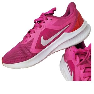 Nike Downshifter 10 Fire Pink Running sneaker shoes Size 7.5